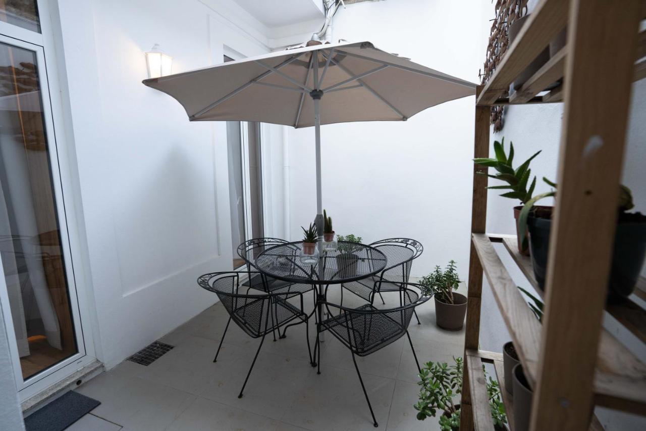 Downtown Porto Relaxed Apartment With Private Yard Exteriör bild
